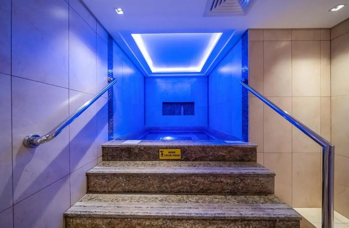 Apartment Elegant 2Br New & Canal & Burj Views & Pool & Gym Dubai