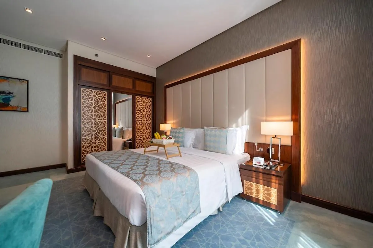 Elegant 2Br New & Canal & Burj Views & Pool & Gym Dubai Apartment