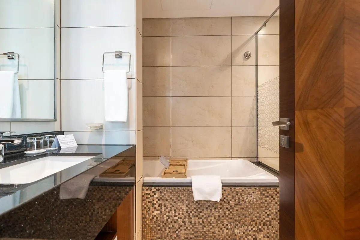 Elegant 2Br New & Canal & Burj Views & Pool & Gym Dubai United Arab Emirates