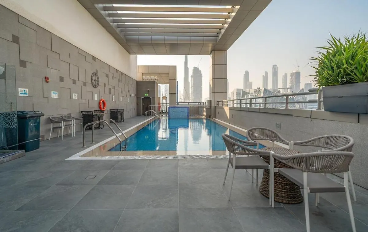 Apartment Elegant 2Br New & Canal & Burj Views & Pool & Gym Dubai