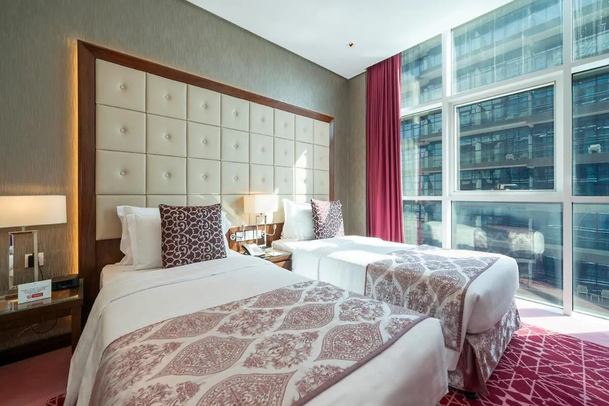 Apartment Elegant 2Br New & Canal & Burj Views & Pool & Gym Dubai