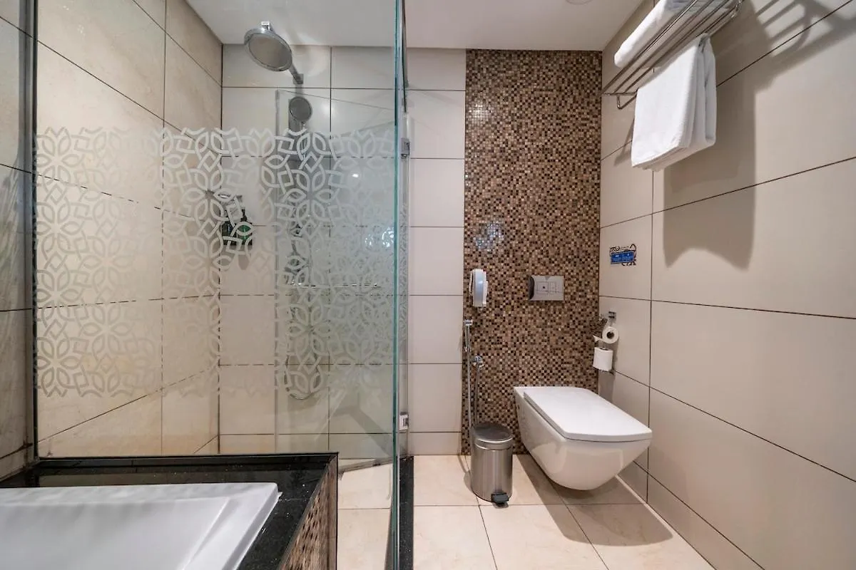 Apartment Elegant 2Br New & Canal & Burj Views & Pool & Gym Dubai