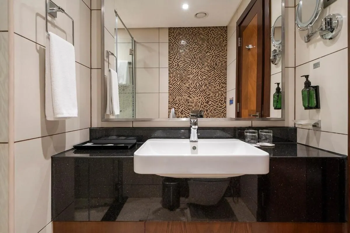 Elegant 2Br New & Canal & Burj Views & Pool & Gym Dubai Apartment